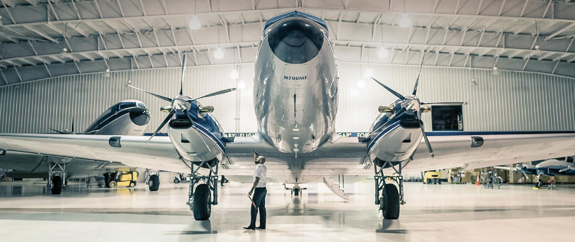 Artec with airplane