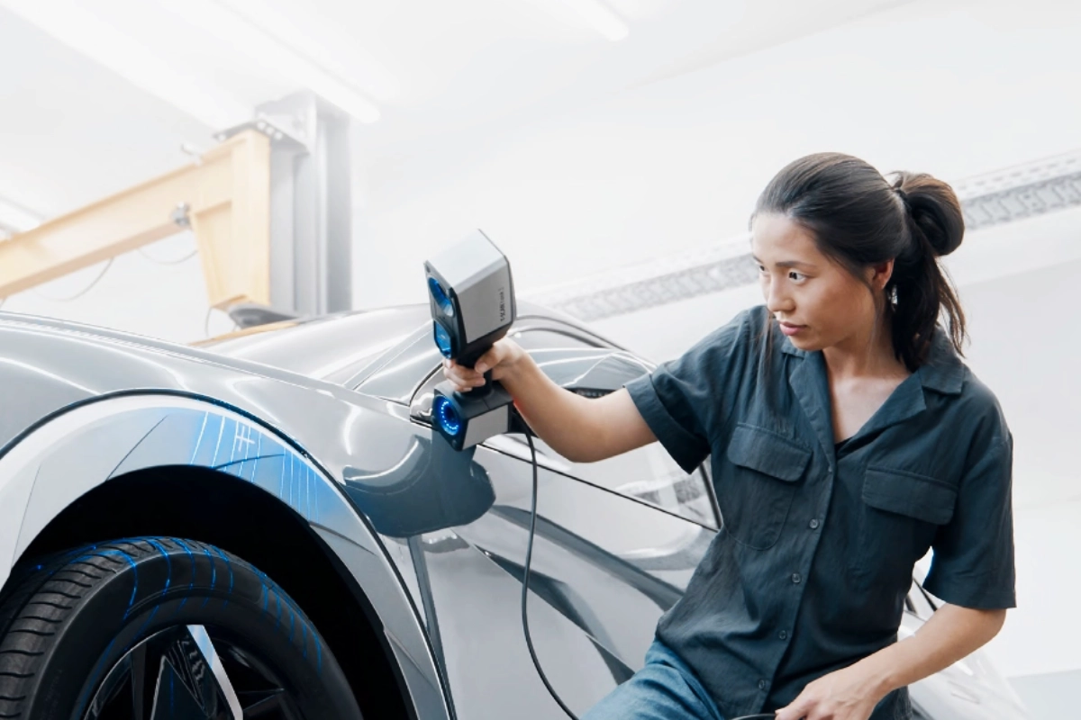 Scanning car