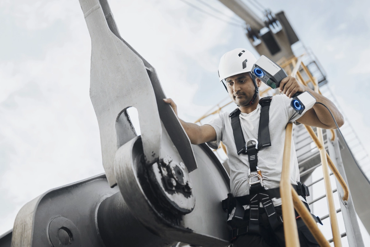 Scanning outdoor surfaces